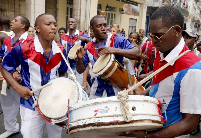 Músicos en el desfile de comparsas tradicionales y foráneas con motivo de la declaración de La Habana como Ciudad Maravilla, en el Paseo del Prado, el 9 de junio de 2016.   ACN FOTO/Diego DELGADO/sdl